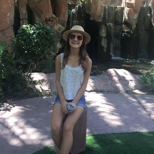 Meet your Posher, Allie